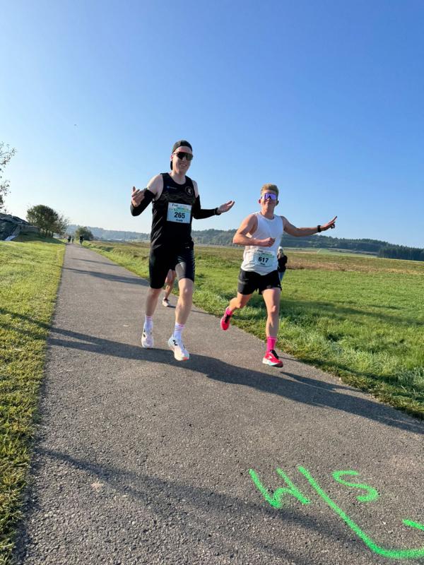 K800 82C00BCF-B69B-4867-8F88-C5D1B245BD0A